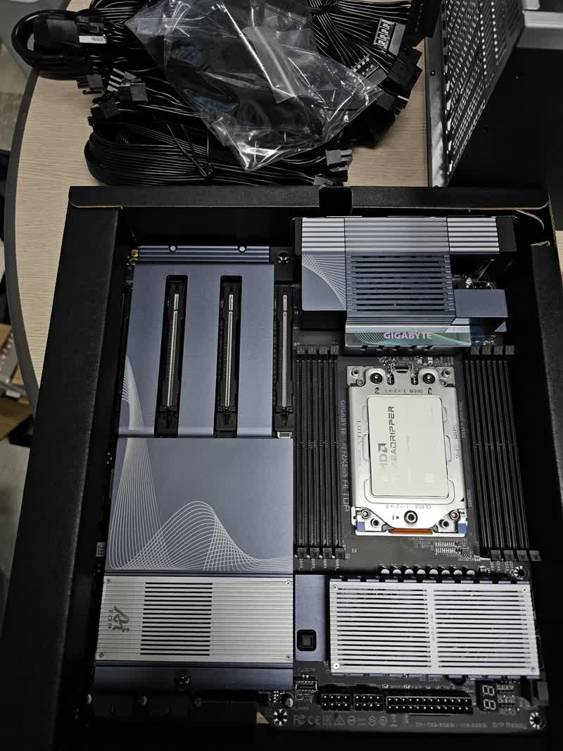 Server (Ryzen Threadripper 7960X, dual RTX 5090)